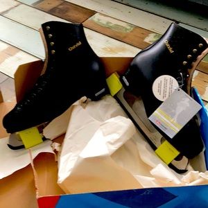 Men’s figure skates